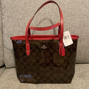Coach Mini City Zipper Tote NWT ❤️🤎
